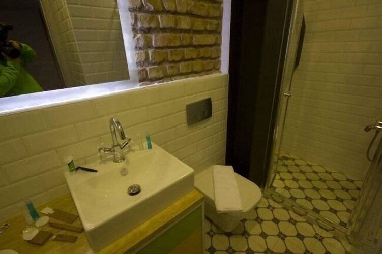 Calanthe Residence
