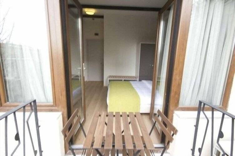 Calanthe Residence