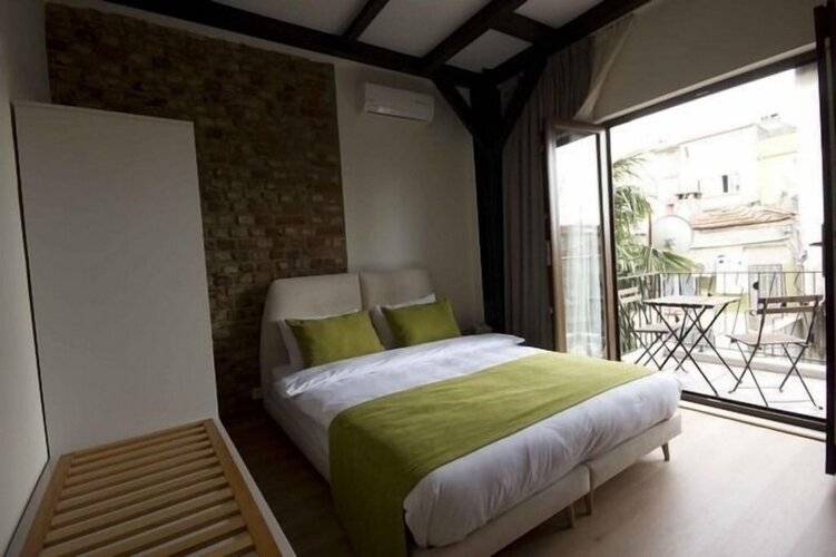 Calanthe Residence