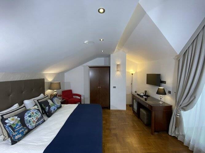 Four Doors Hotel