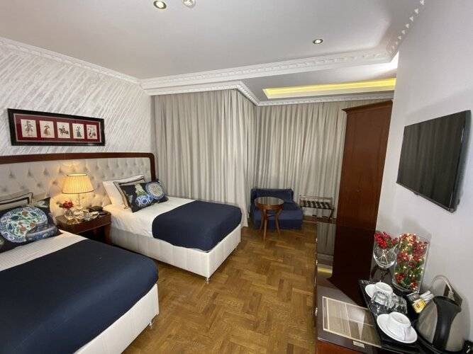 Four Doors Hotel