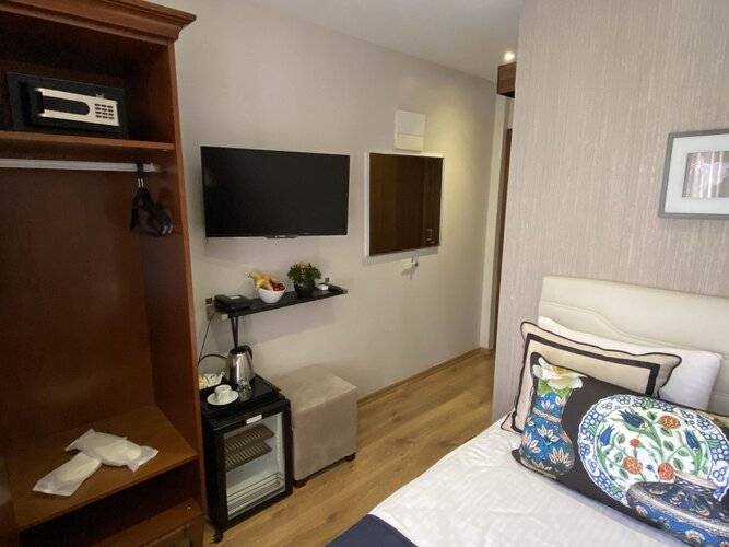 Four Doors Hotel
