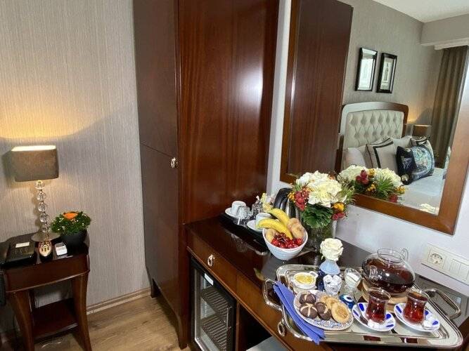 Four Doors Hotel