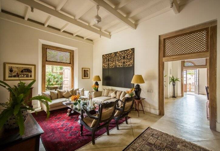 Taru Villas, Rampart Street