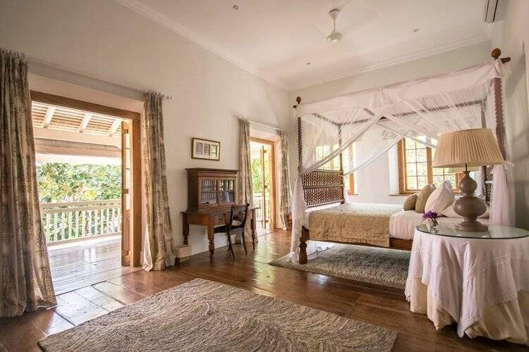 Taru Villas, Rampart Street