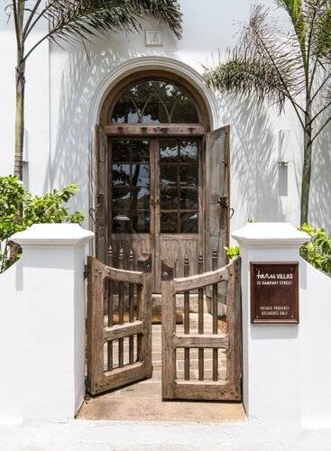 Taru Villas, Rampart Street