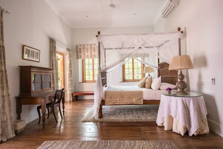 Taru Villas, Rampart Street