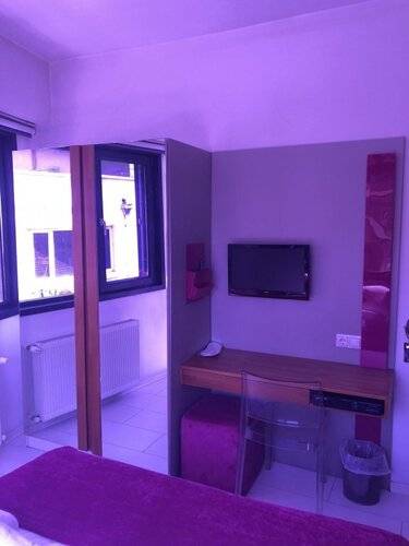 Black Art Otel