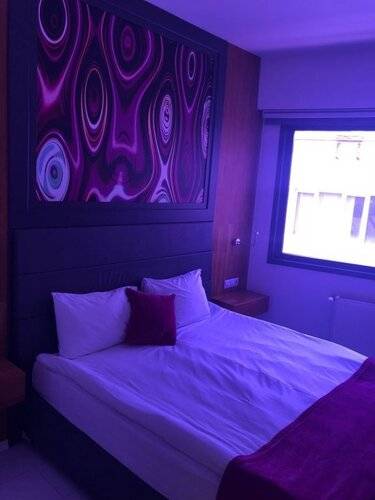 Black Art Otel