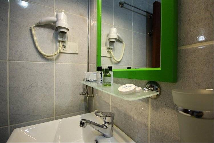 Perazre Hotel