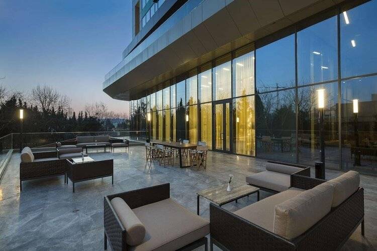 La Garden Hotel