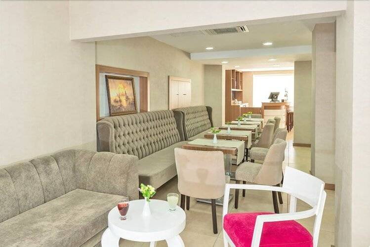 La Garden Hotel