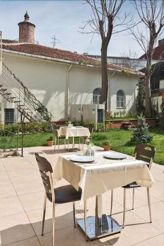 La Garden Hotel