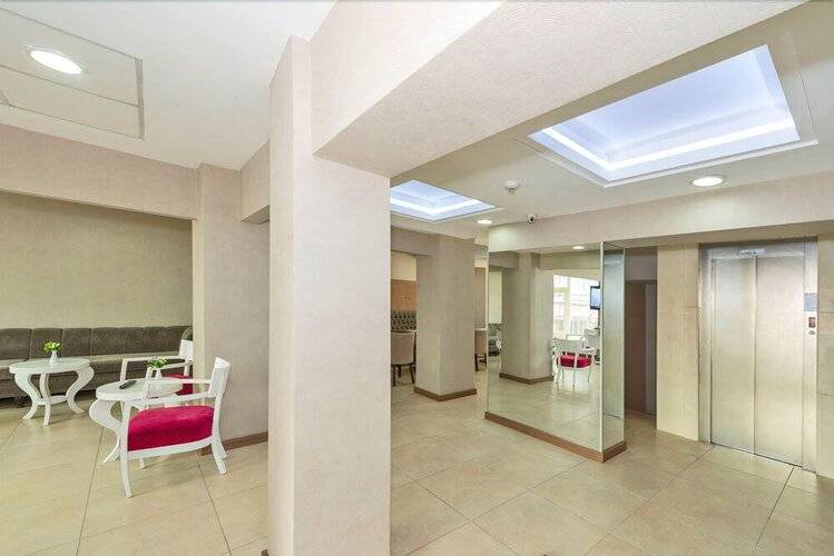 La Garden Hotel
