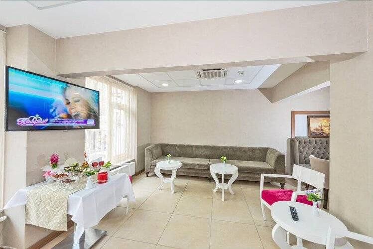 La Garden Hotel