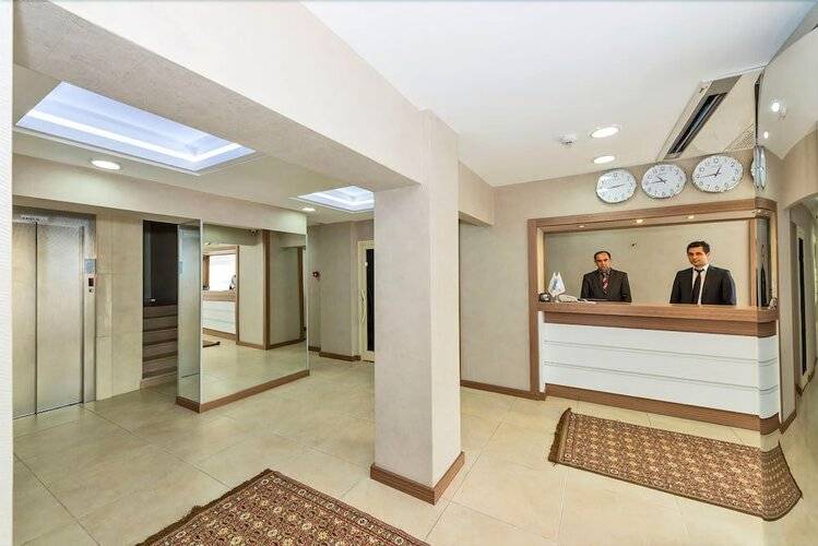 La Garden Hotel