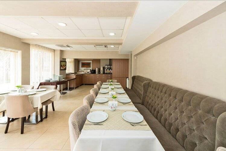 La Garden Hotel