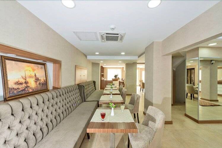 La Garden Hotel