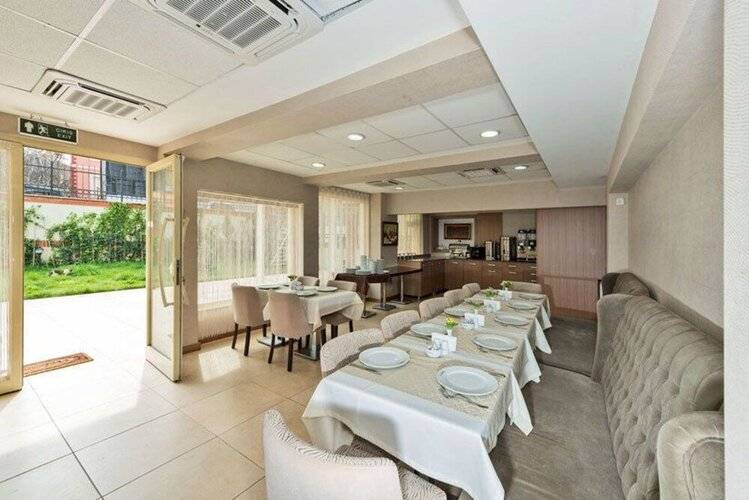 La Garden Hotel