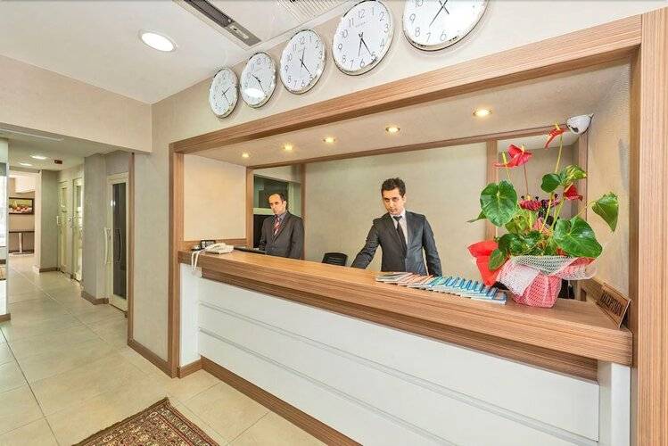 La Garden Hotel