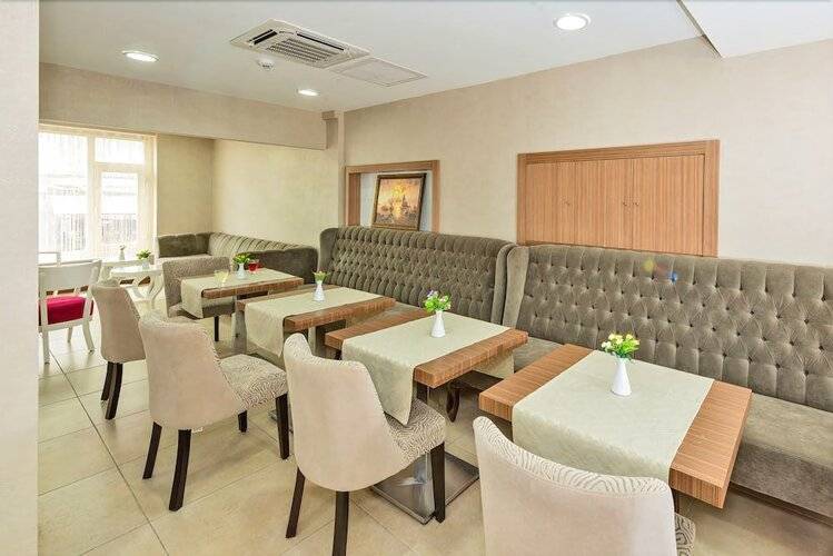 La Garden Hotel