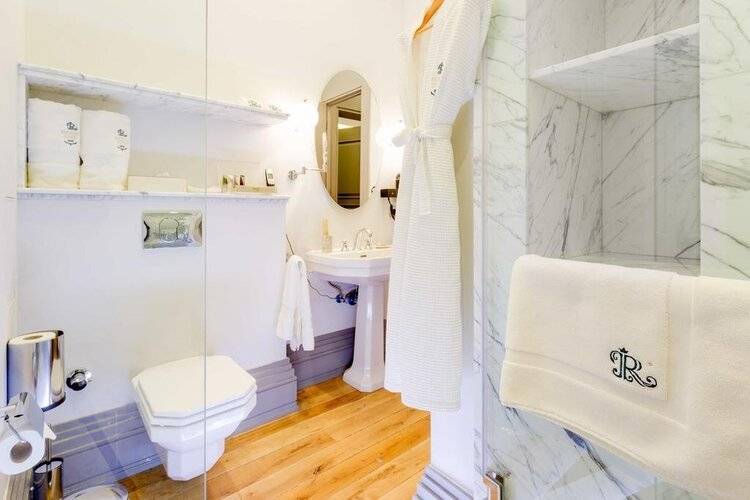 Ravouna 1906 Suites - Special Class (Adults Only 18+)