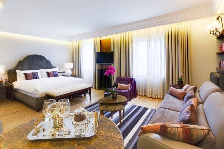 Ravouna 1906 Suites - Special Class (Adults Only 18+)