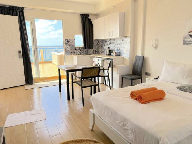 Icom Marina Sea View
