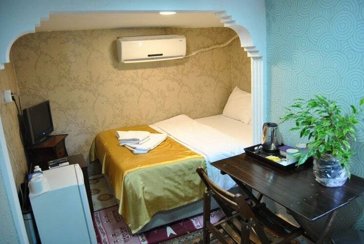 Lotus Hotel
