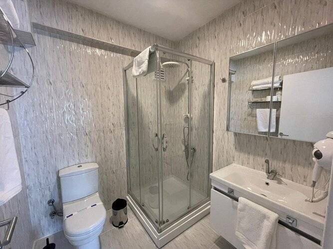 On4 Rooms & Suites