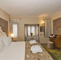 $item['hotel']['name']