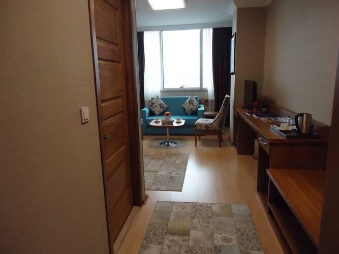Golden Lounge Hotel