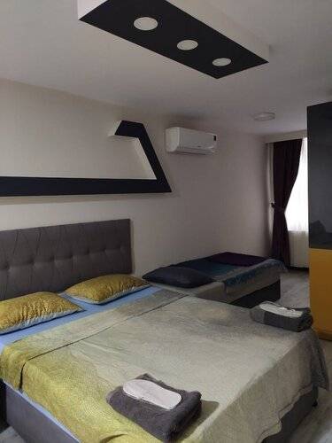 Moon Suit Otel