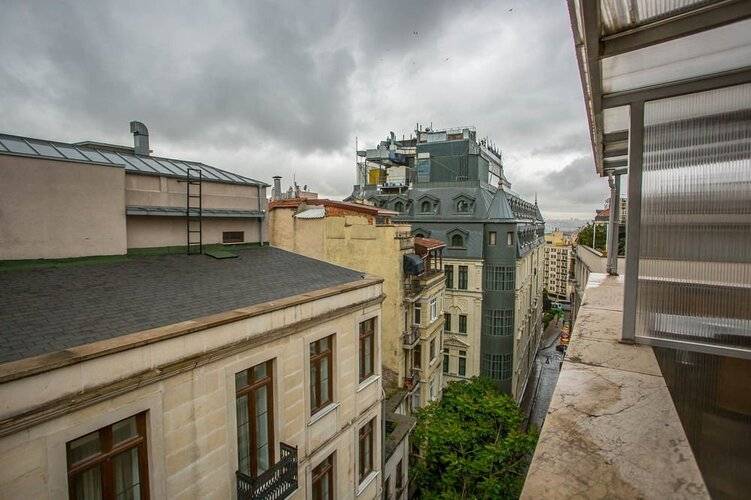 Pera Capitol
