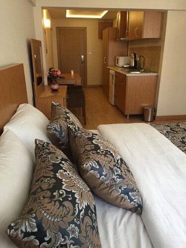 Aiza Suites