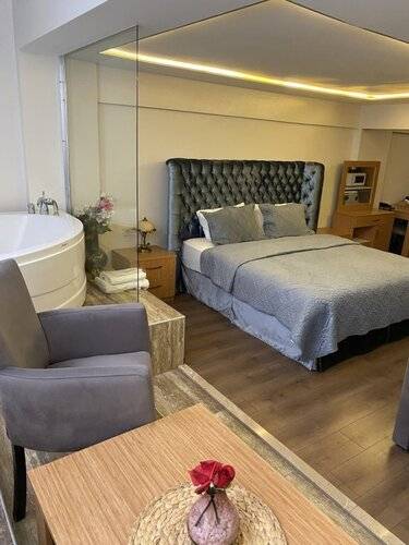Aiza Suites