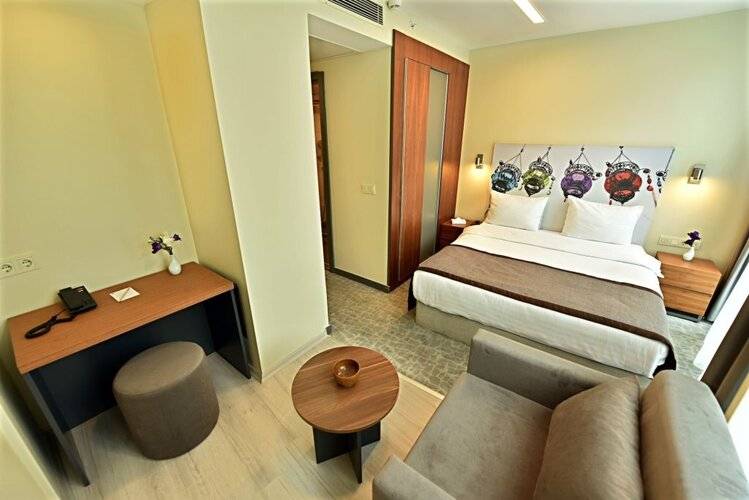 All Inn Hotel