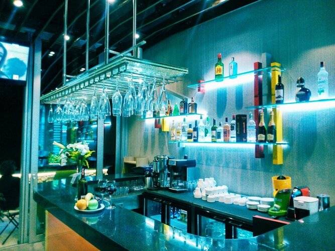 All Inn Hotel