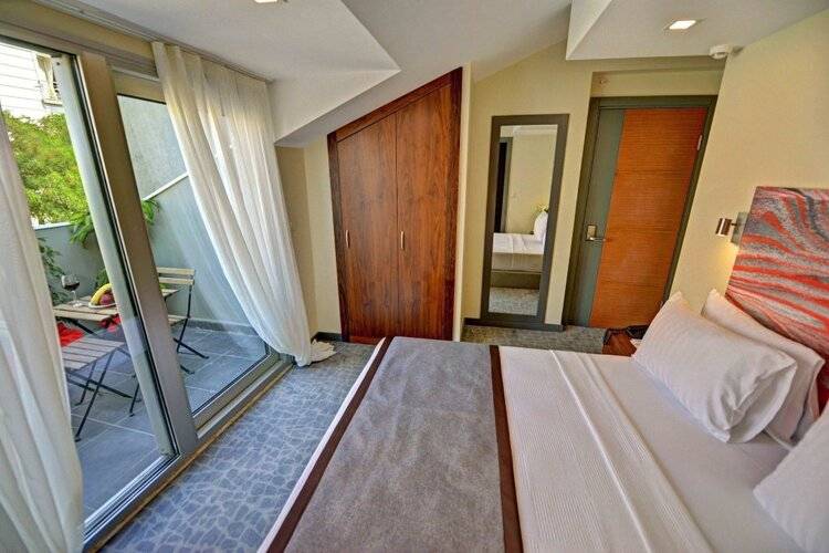 All Inn Hotel