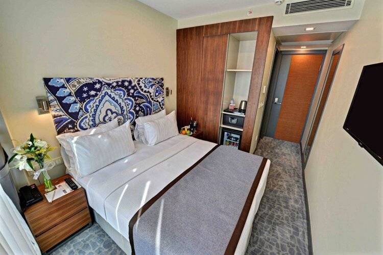 All Inn Hotel
