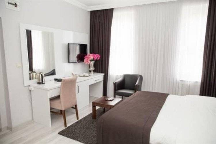 By Pera Suites