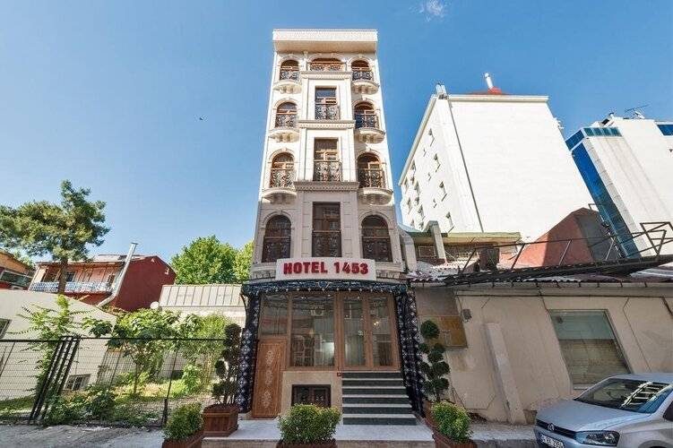 Hotel 1453