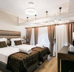 $item['hotel']['name']