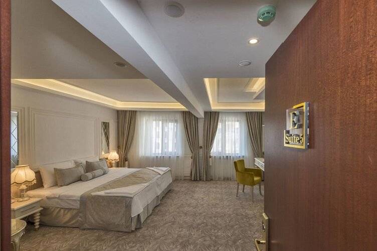 Escardin Hotel