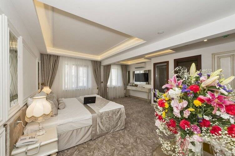 Escardin Hotel