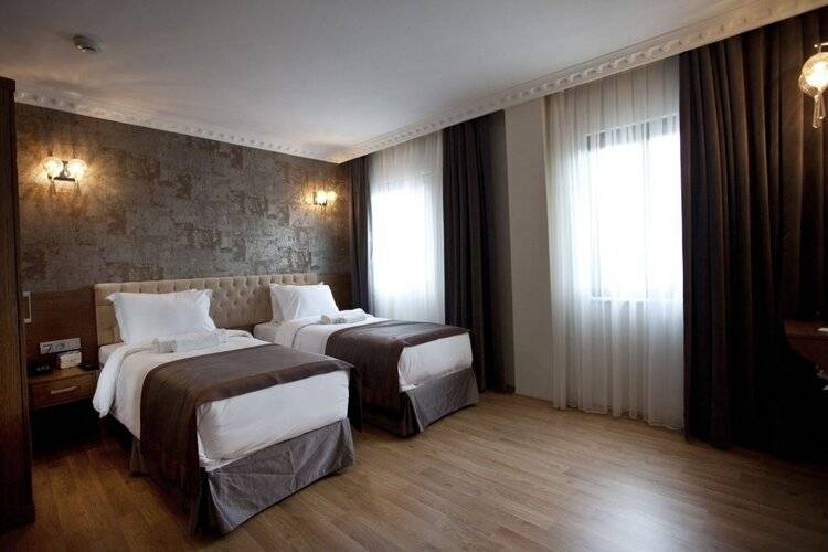 Pera Line Hotel