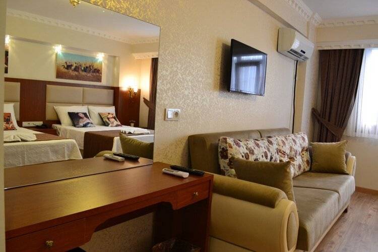 Peradise Hotel
