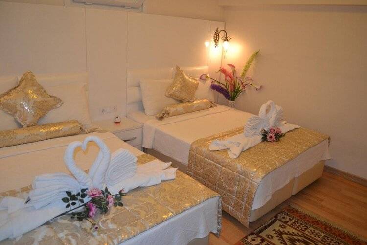 Peradise Hotel
