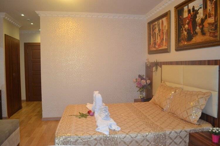 Peradise Hotel