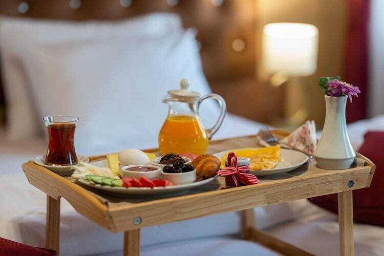 Wonder Wood Hotel